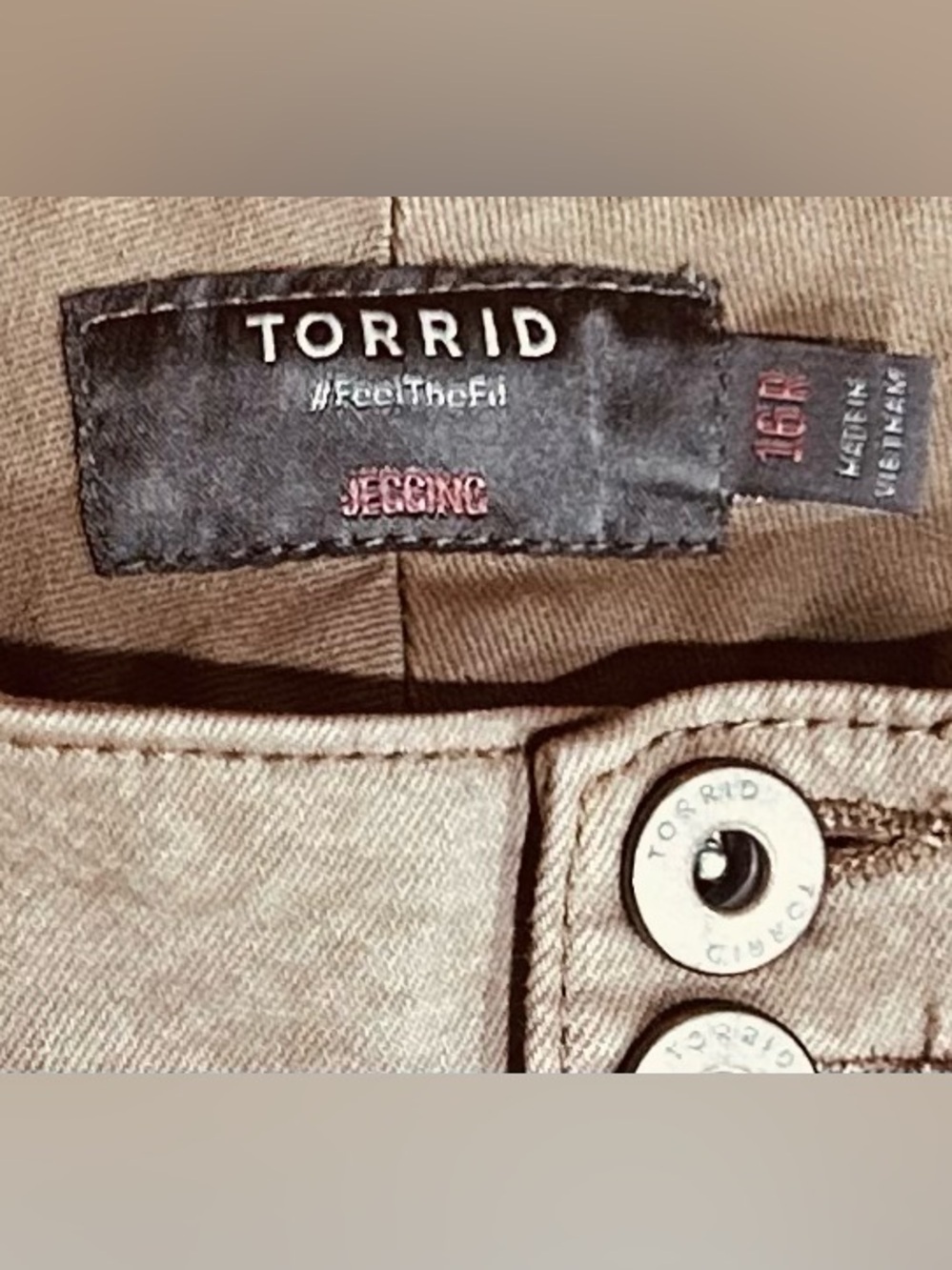 GUC Torrid SZ 16R Tan Muted Snake Print Jegging w/3 Button Detail/Waist 36”-38” - Picture 7 of 8